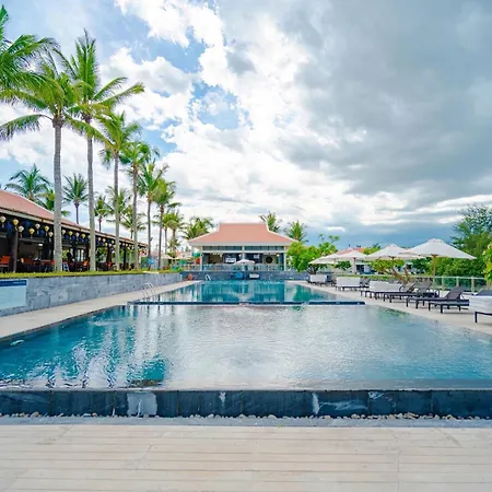 The Ocean Resort Da Nang Exterior photo