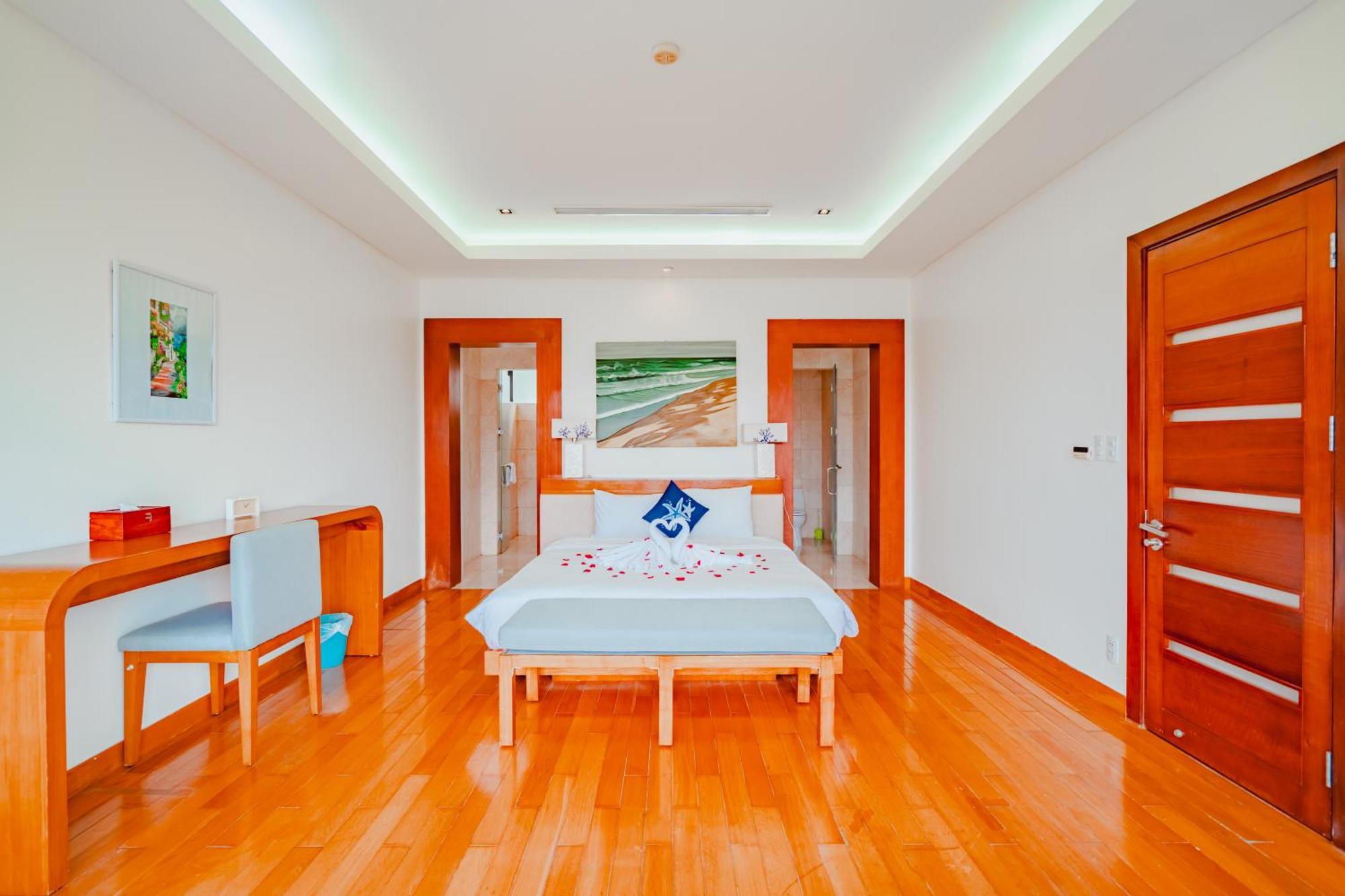 The Ocean Apartment *