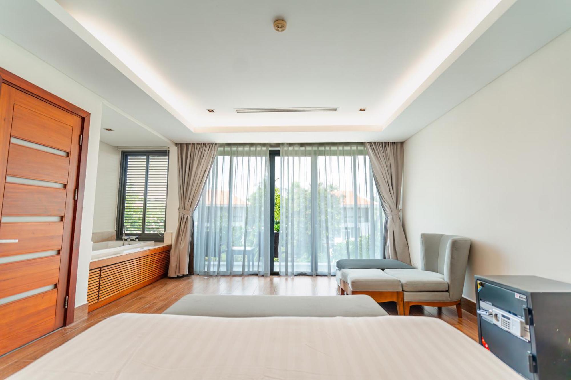 The Ocean Apartment *